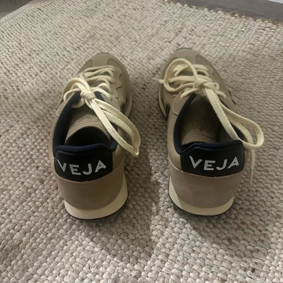 Veja Taupe and Black Running Style Sneakers never worn - Picture 4 of 6
